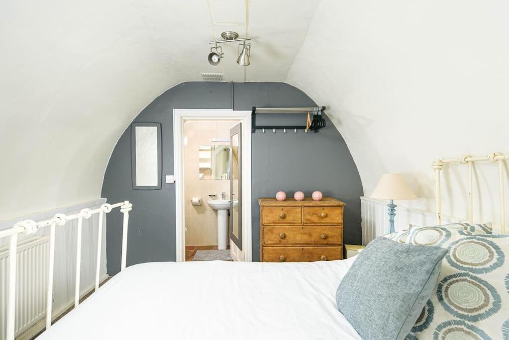 Unique 1 Bedroom Apartment-Bath Eksteriør billede