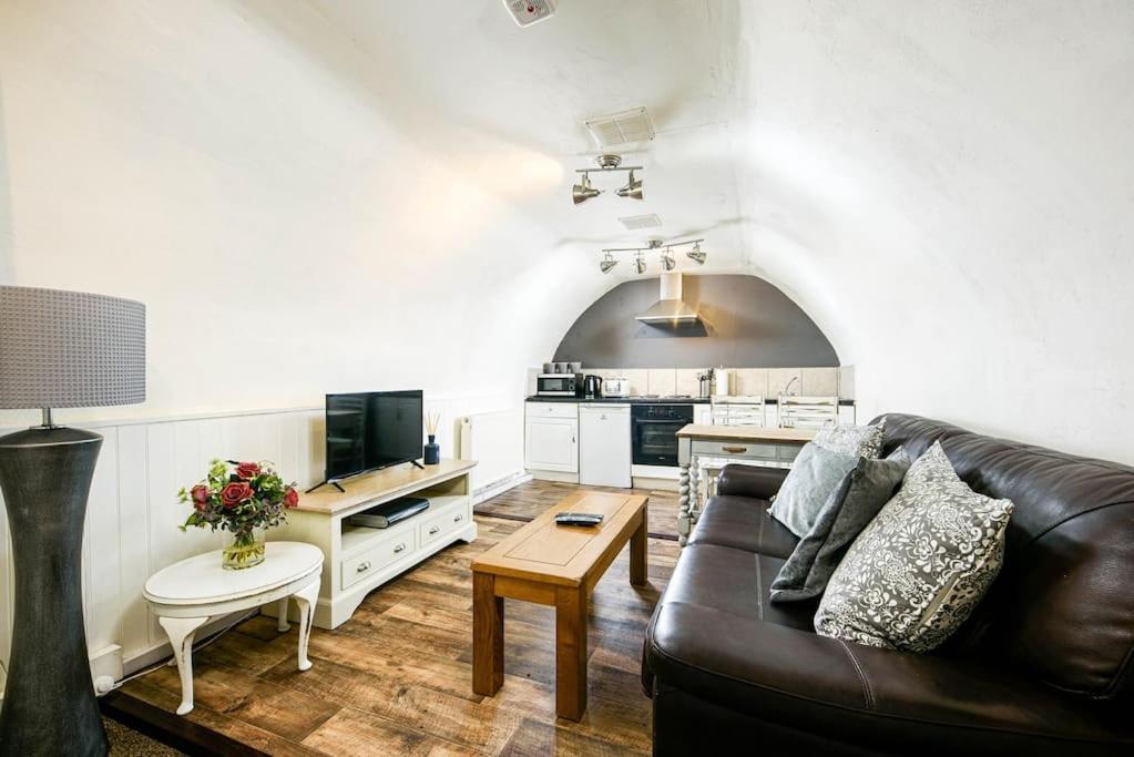 Unique 1 Bedroom Apartment-Bath Eksteriør billede